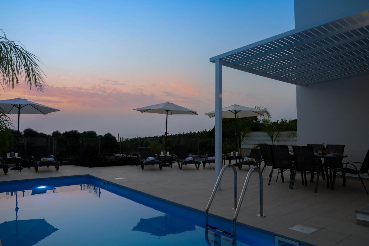 Sophia'S Seaview Luxury Villas Пафос Екстер'єр фото